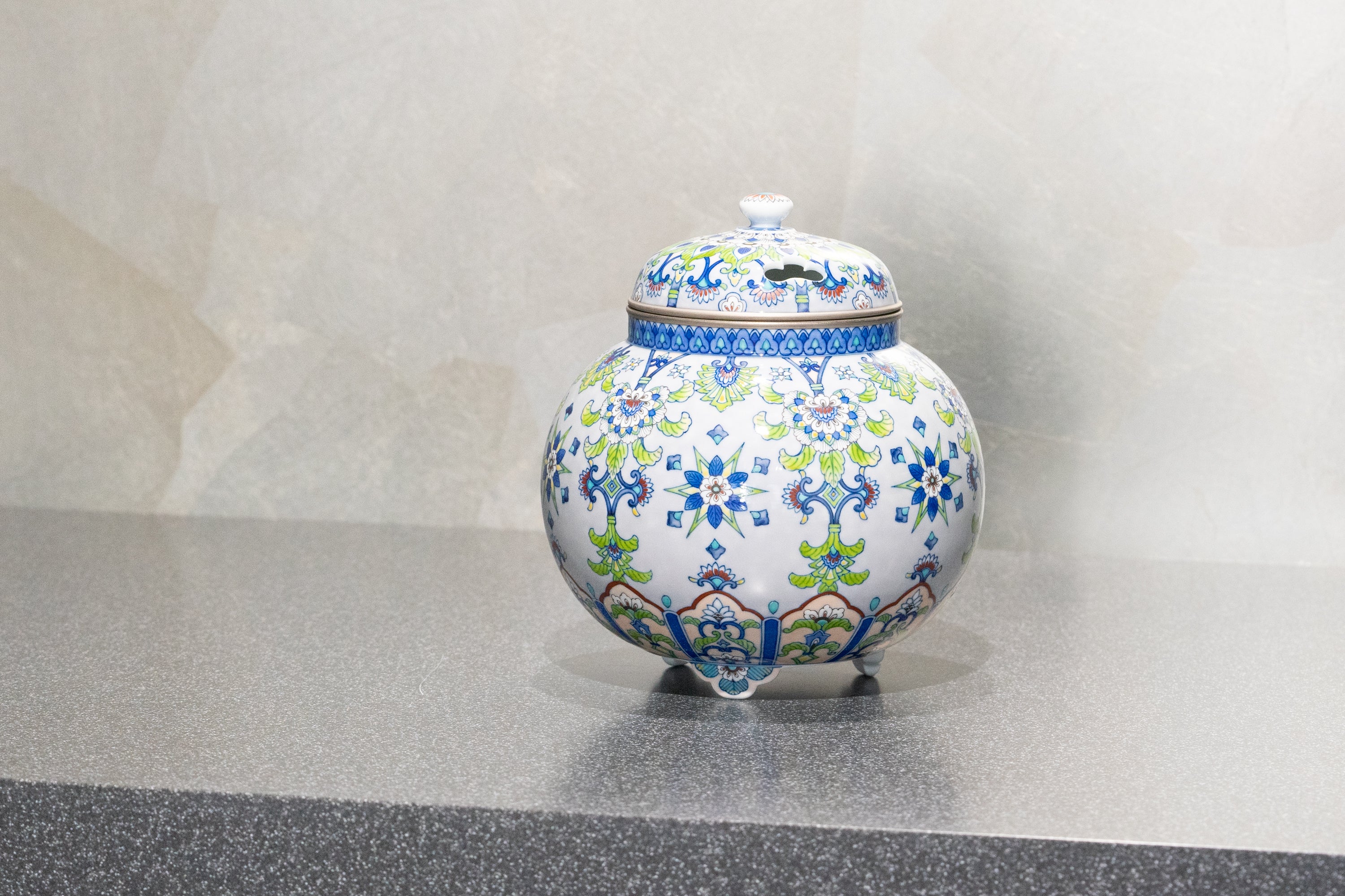 畑萬陶苑 展示「Throughout the Generations」開催のお知らせ – HULS