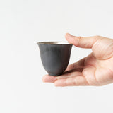 玄釉内本銀彩 輪花茶杯