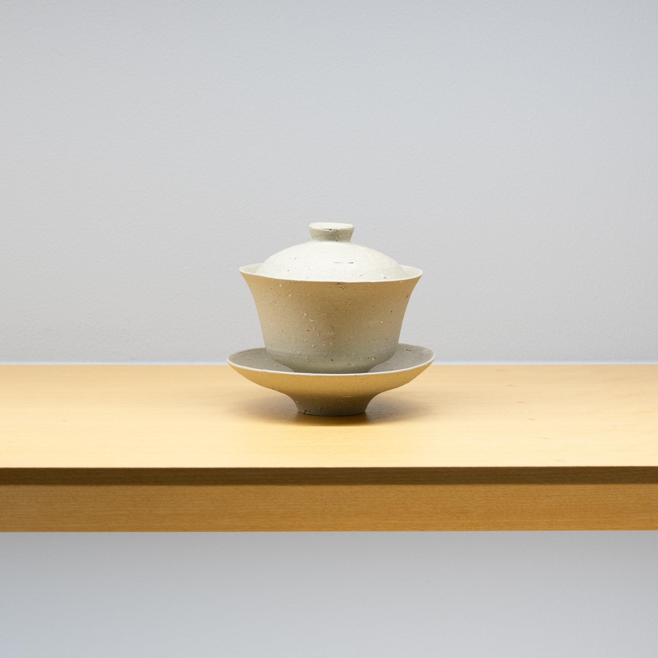森本仁 / 白花 蓋碗 M（一点物） – HULS GALLERY TOKYO | 現代工芸