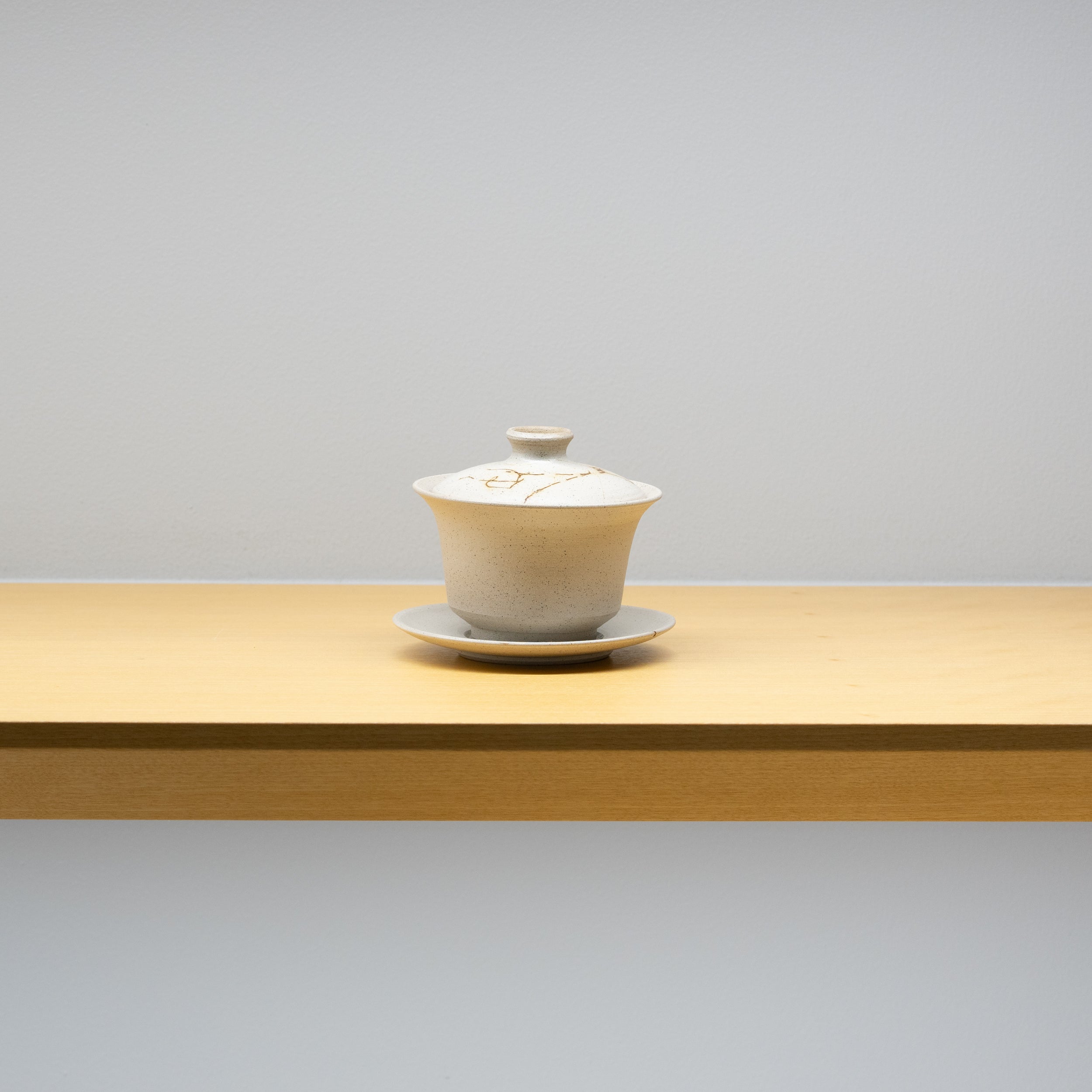 伊藤成二 / 蓋碗（中）藻掛け – HULS GALLERY TOKYO | 現代工芸