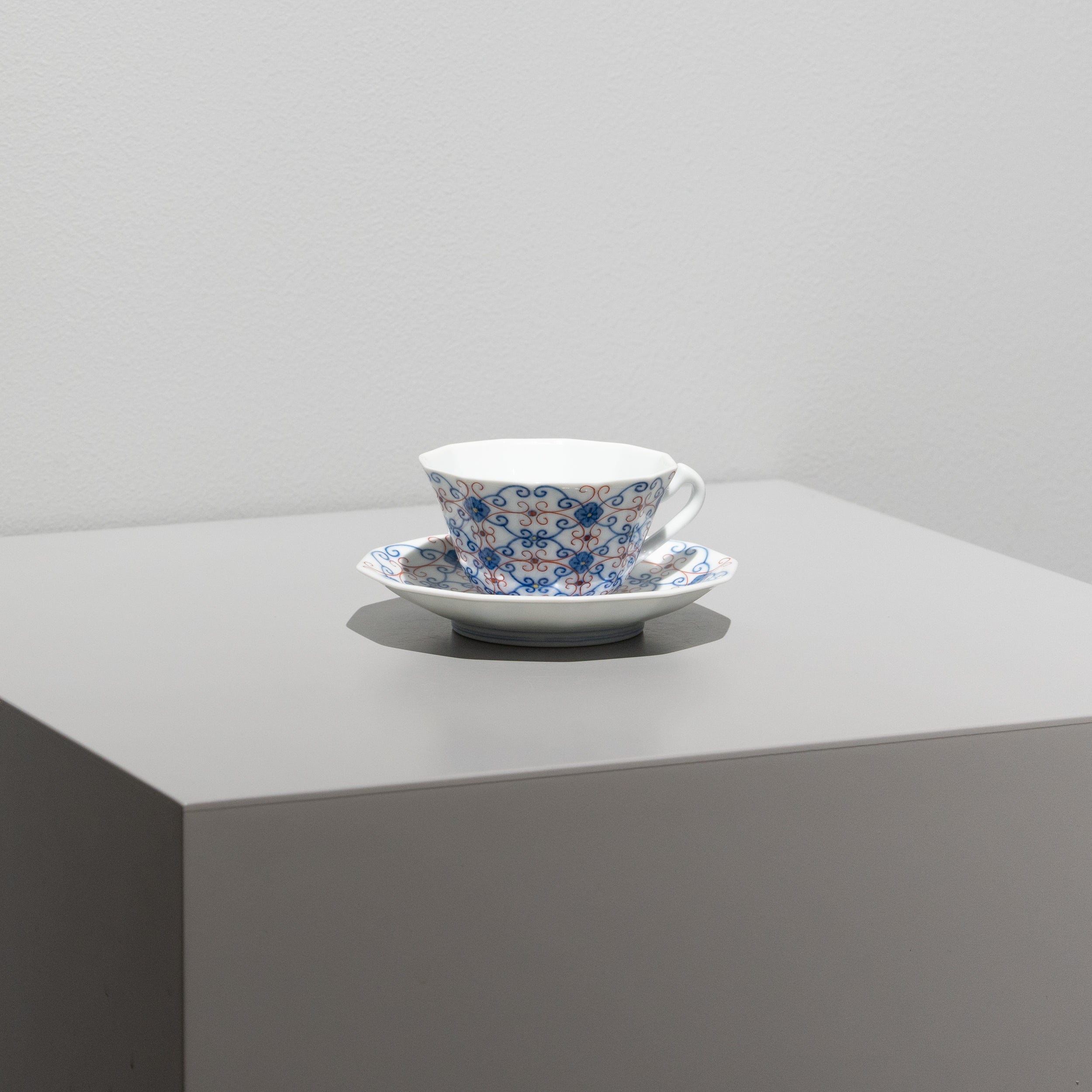 Dodecagonal Coffee Cup & Saucer (Sarasa Blue) – HULS GALLERY