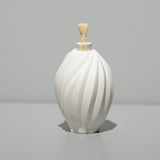 高橋奈己 / 白磁振出し(一点物)