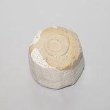 <tc>Raizan Yasunaga / White Karatsu Faceted Sake Cup</tc>