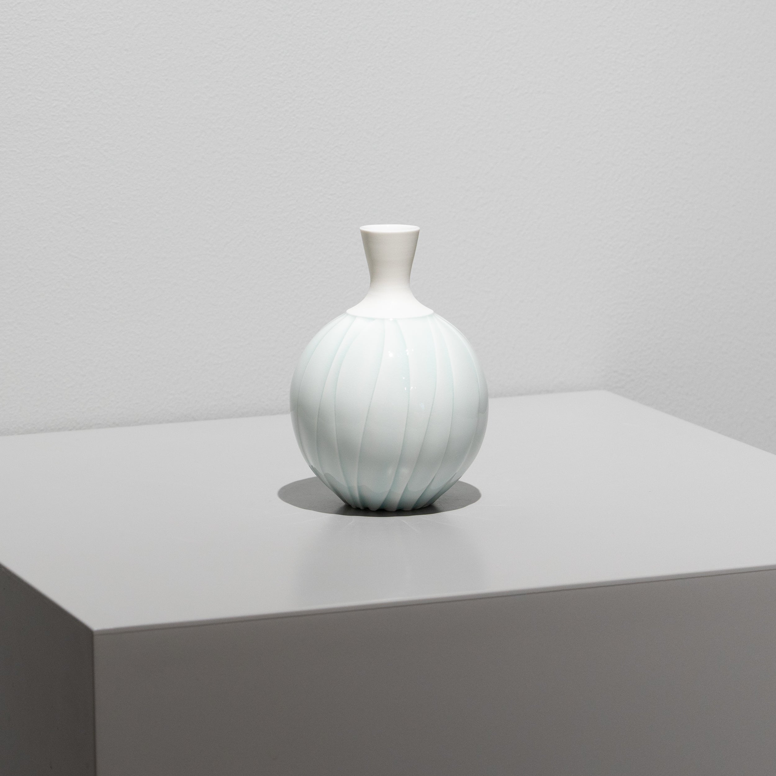 Flower Vases – HULS GALLERY TOKYO | 現代工芸ギャラリー