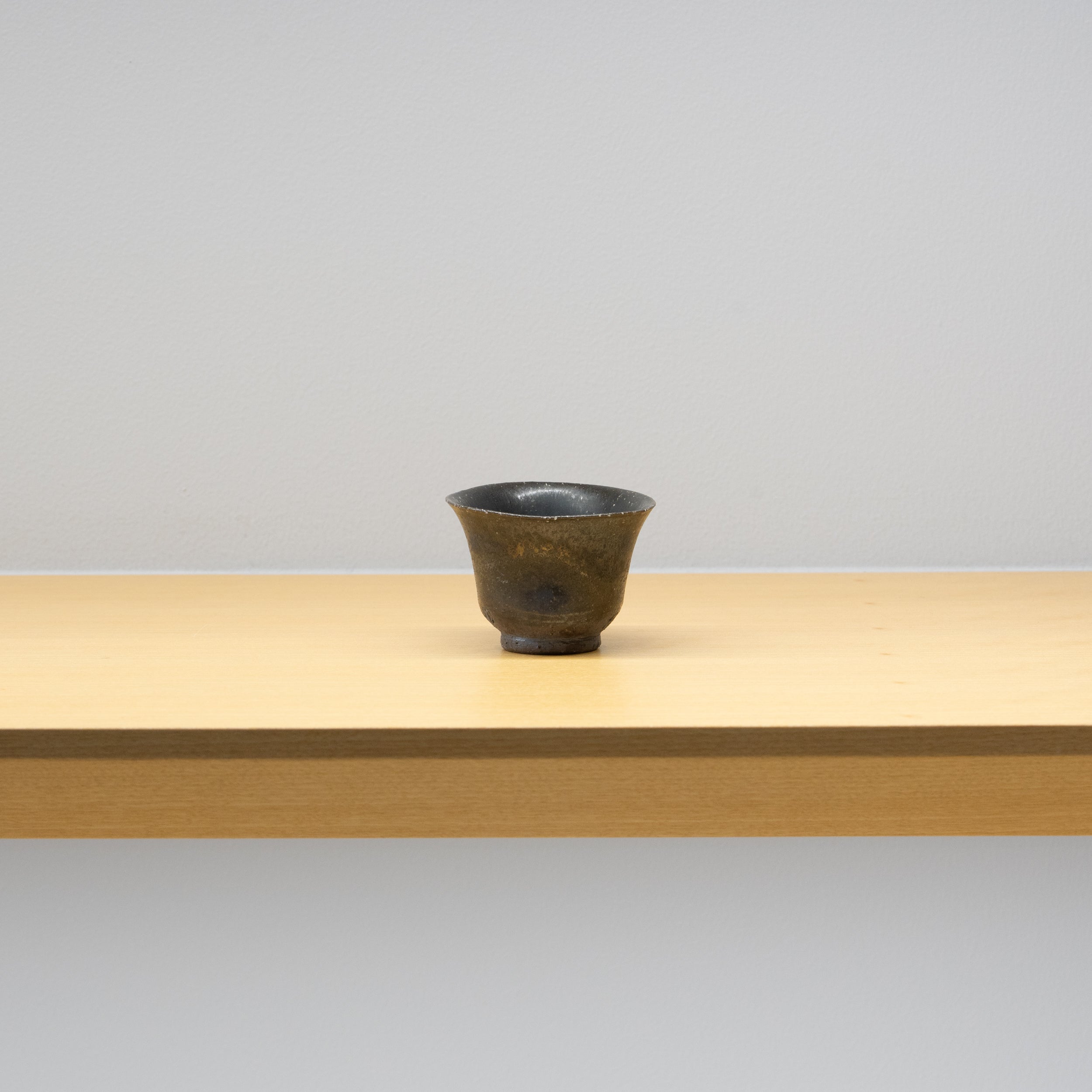 Eijiro Tokunaga / Kuro Arita Sake Cup – HULS GALLERY TOKYO | 現代