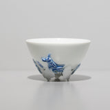 平戸菊蝶飾染付丸形杯(蟋蟀)