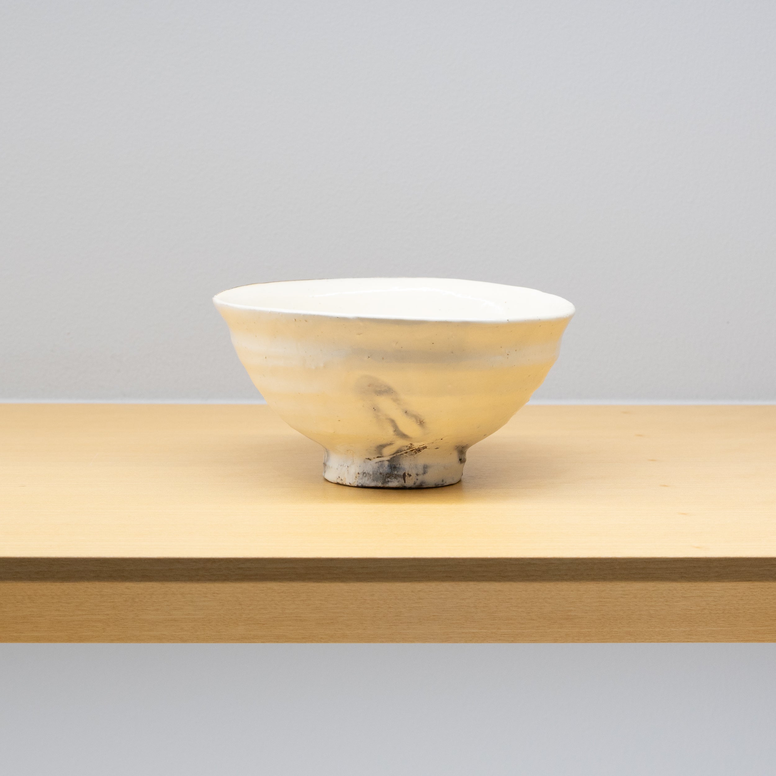 辻村塊 / 粉引茶碗（一点物） – HULS GALLERY TOKYO | 現代工芸
