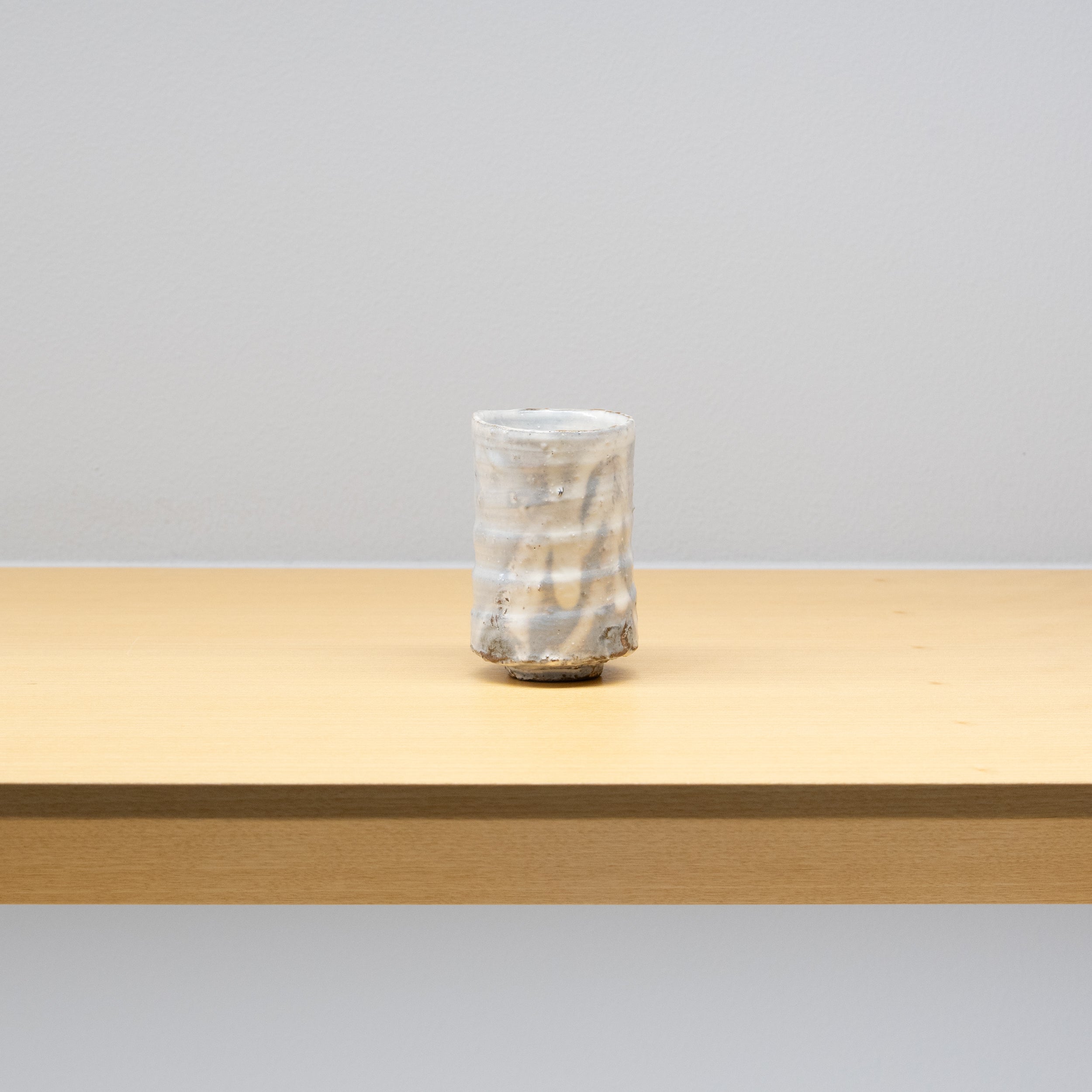 辻村塊 / 粉引ぐい呑（一点物） – HULS GALLERY TOKYO | 現代工芸
