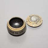 中里太亀 / 線刻文蓋物(一点物)