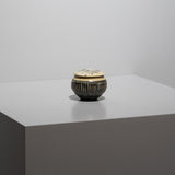 中里太亀 / 線刻文蓋物(一点物)