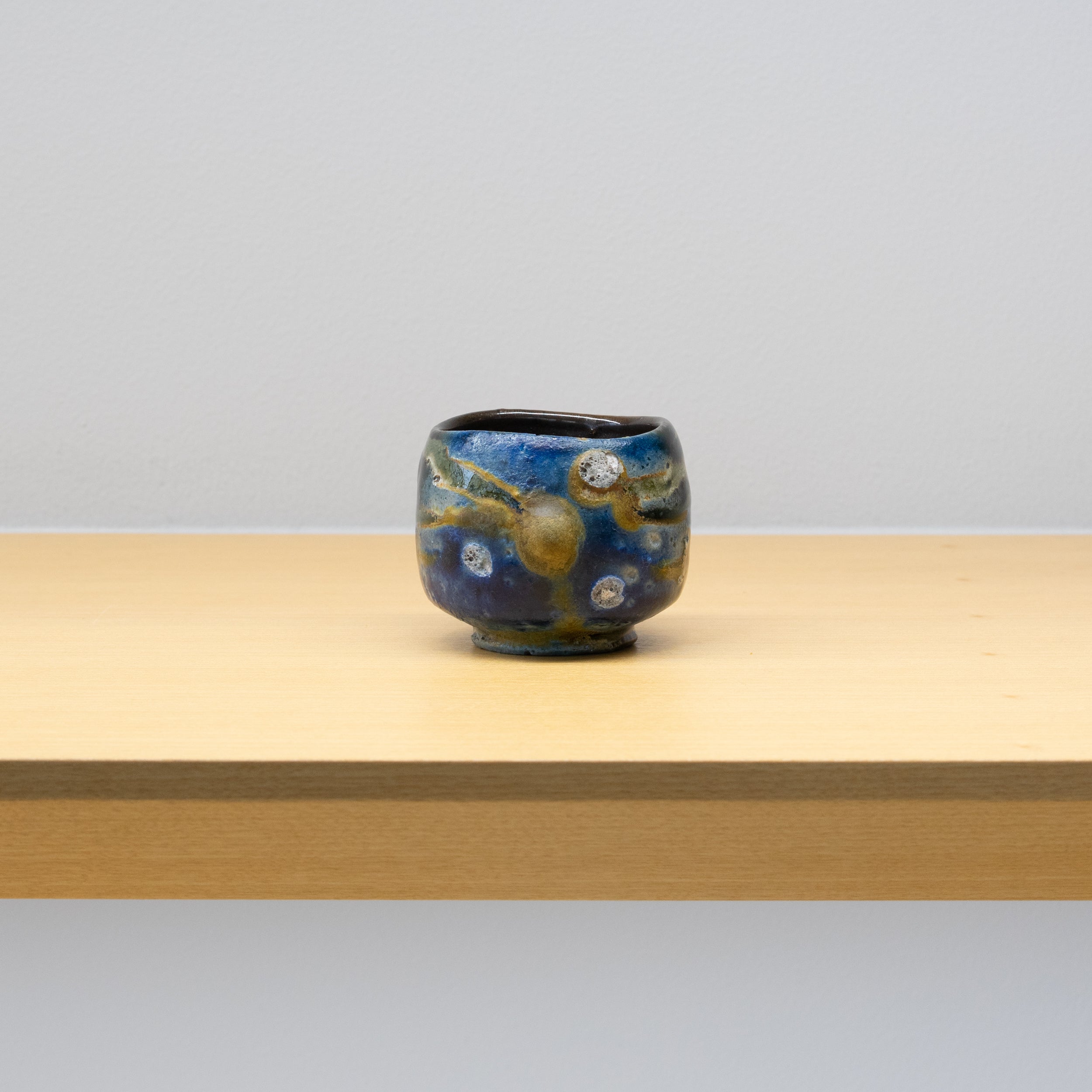 Takashi Baba / Yohen Blue Sake Cup – HULS GALLERY TOKYO | 現代工芸