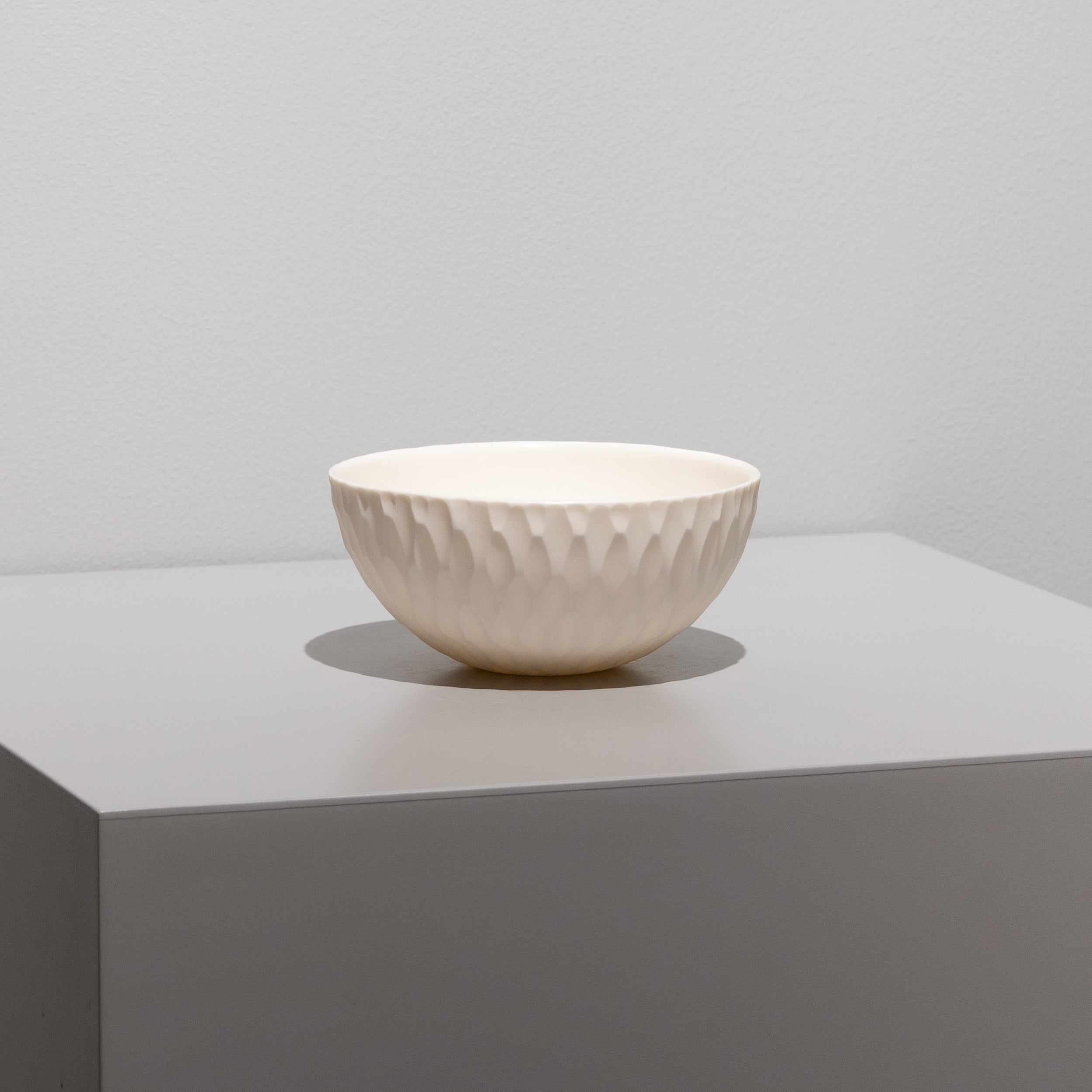 安藤良輔 / 彫紋ボウル 中 焼き締め – HULS GALLERY TOKYO | 現代工芸