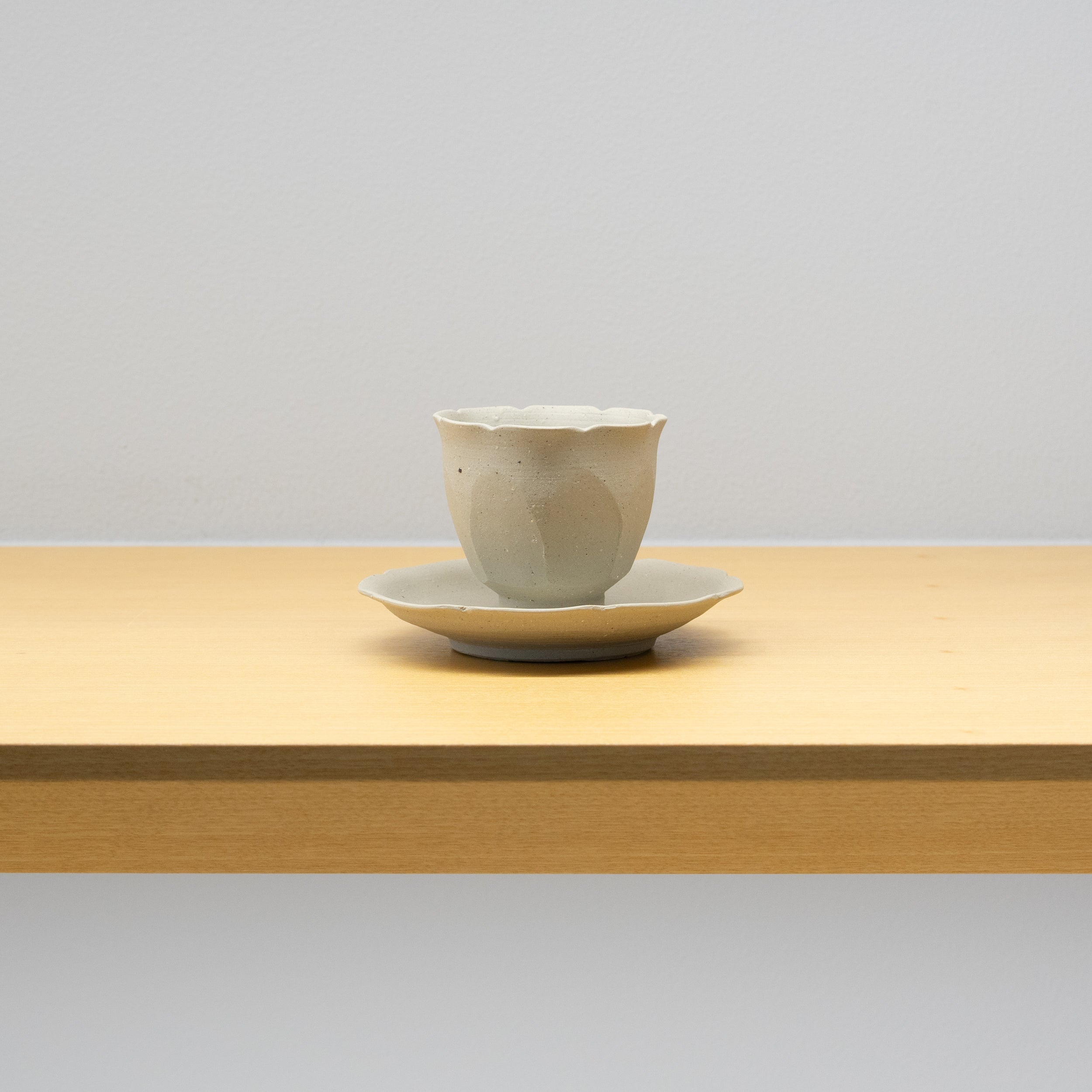 白花茶壺　森本 仁 森本仁 / 白花 茶器 – HULS GALLERY TOKYO | 現代工芸ギャラリー