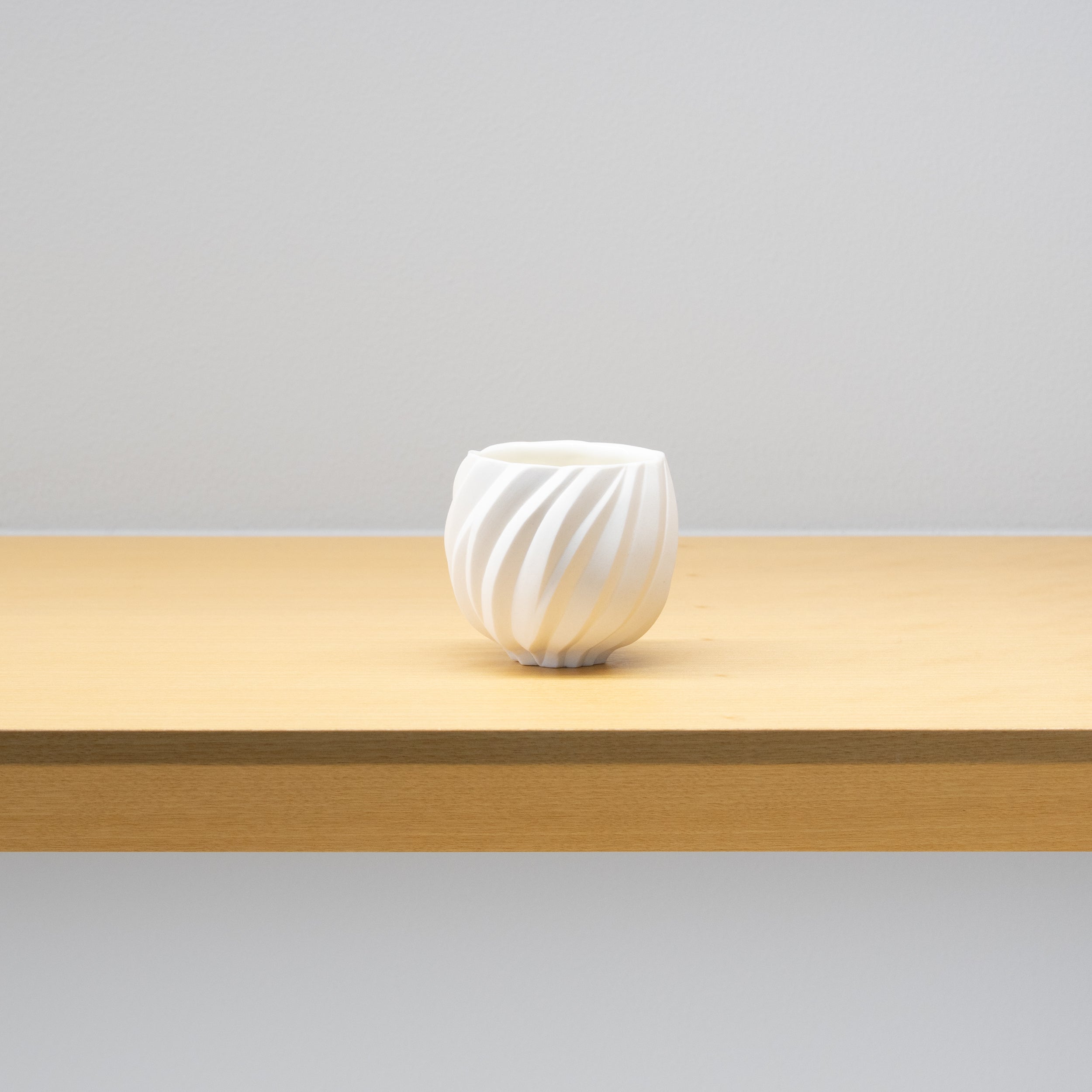 限定sale高橋奈己 『 白磁の皿 』.365x 335mm／現代美術オブジェ 限定sale高橋奈己 『 白磁の皿 』.365x 335mm／現代美術オブジェ