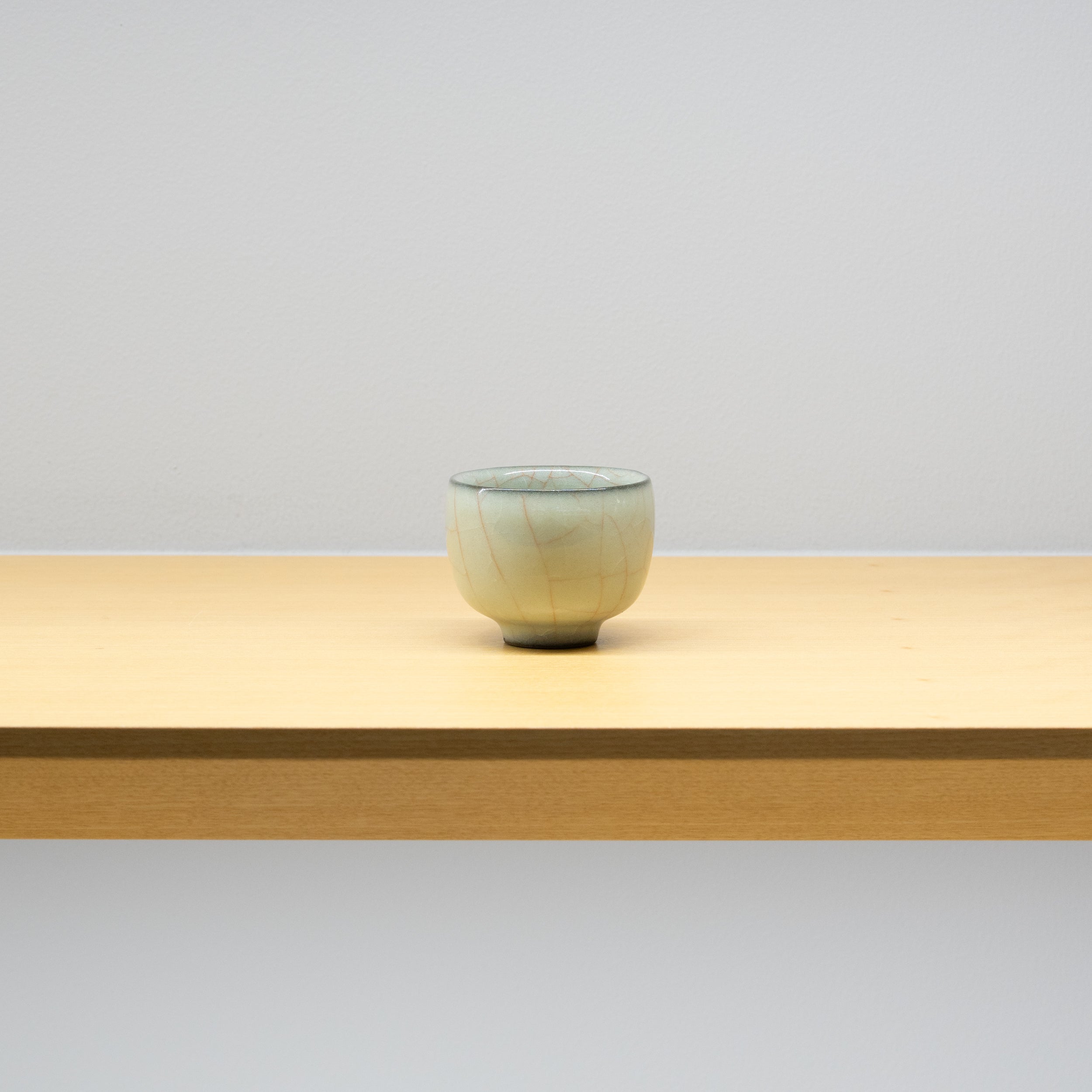 木村展之 / 米色瓷ぐい呑（一点物） – HULS GALLERY TOKYO | 現代工芸