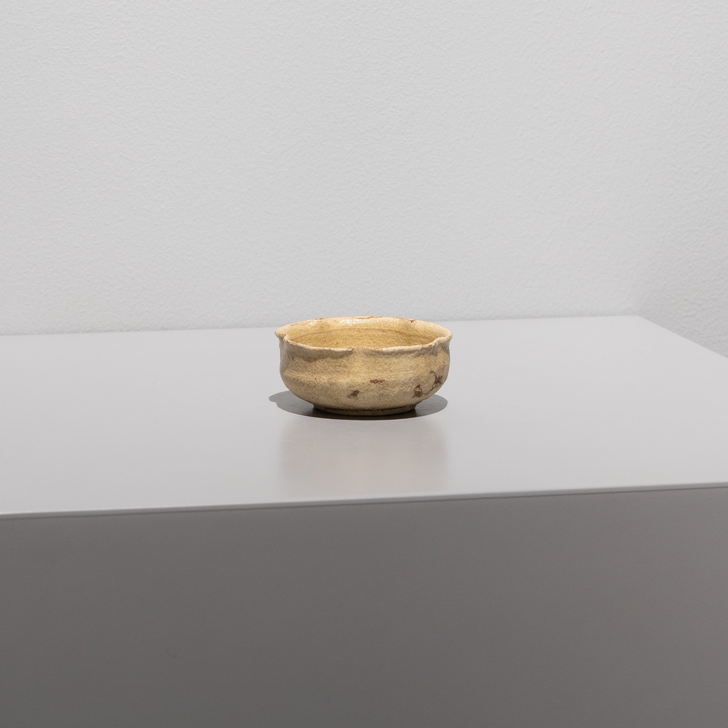 西岡悠 / 黄瀬戸輪花盃（一点物） – HULS GALLERY TOKYO | 現代工芸