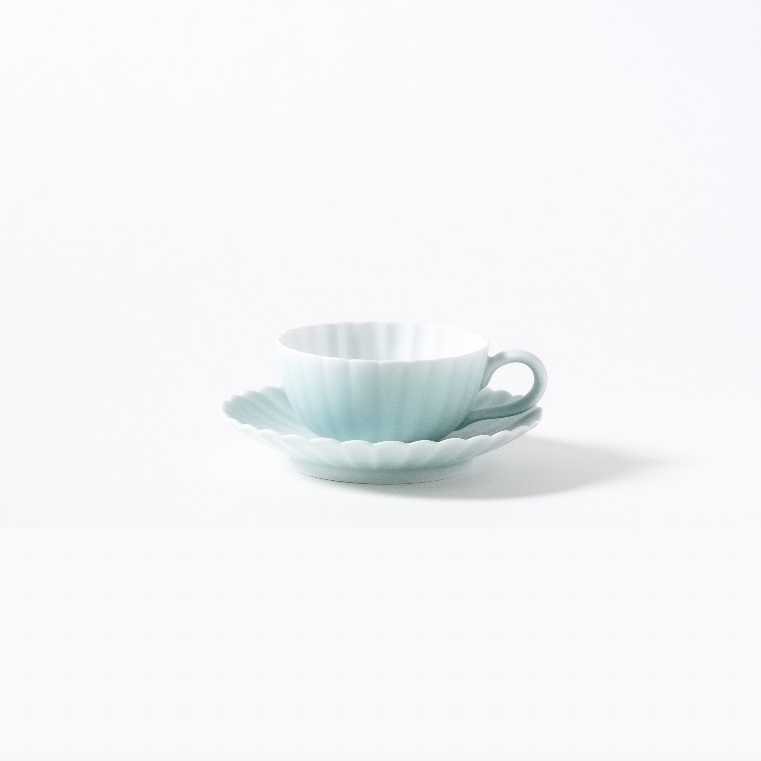 モイスト青磁 菊割紅茶碗皿 – HULS GALLERY TOKYO | 現代工芸ギャラリー