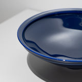 寺内信二 / 17.ルリ釉 渕立手作りボール φ22.7 (一点物) - HULS Gallery Tokyo