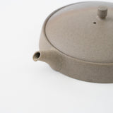 <tc><transcy><transcy>Seiji Ito / </transcy>Gray Flat Teapot (L)</transcy></tc>