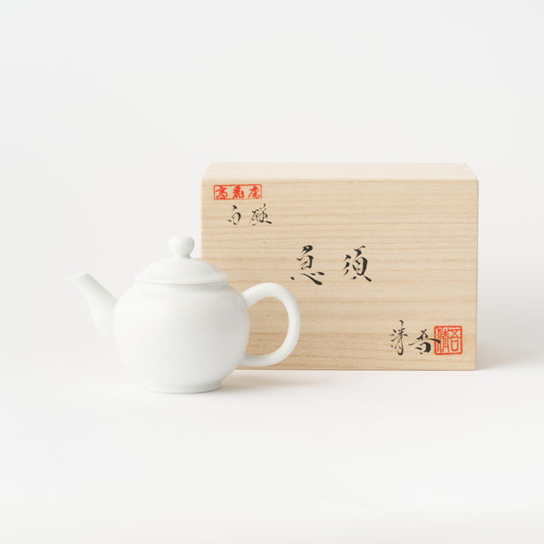 <tc>Seigo Nakamura / White Teapot</tc>