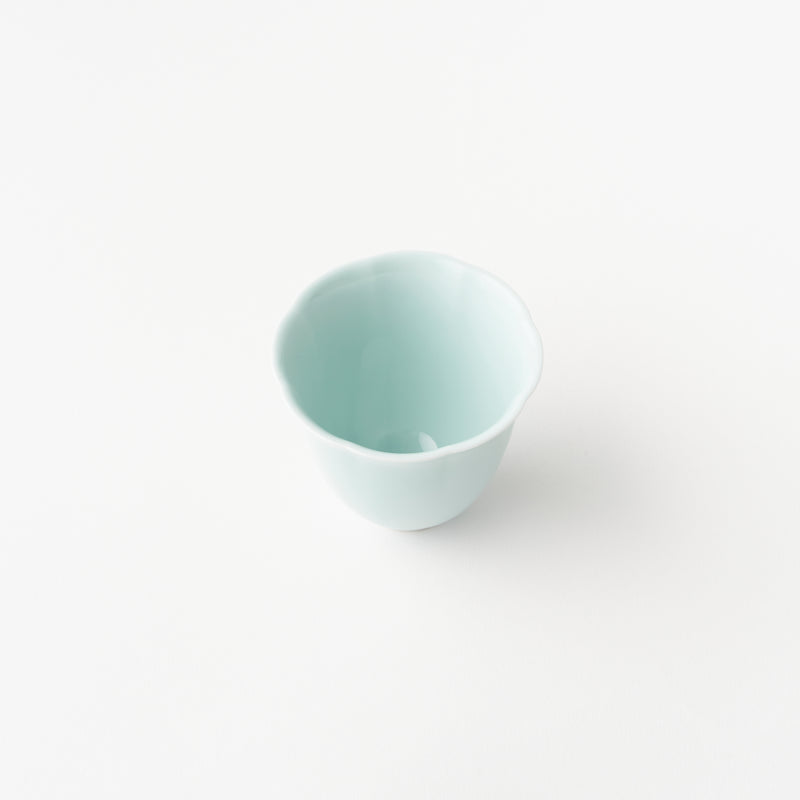 青磁 輪花茶杯 – HULS GALLERY TOKYO | 現代工芸ギャラリー
