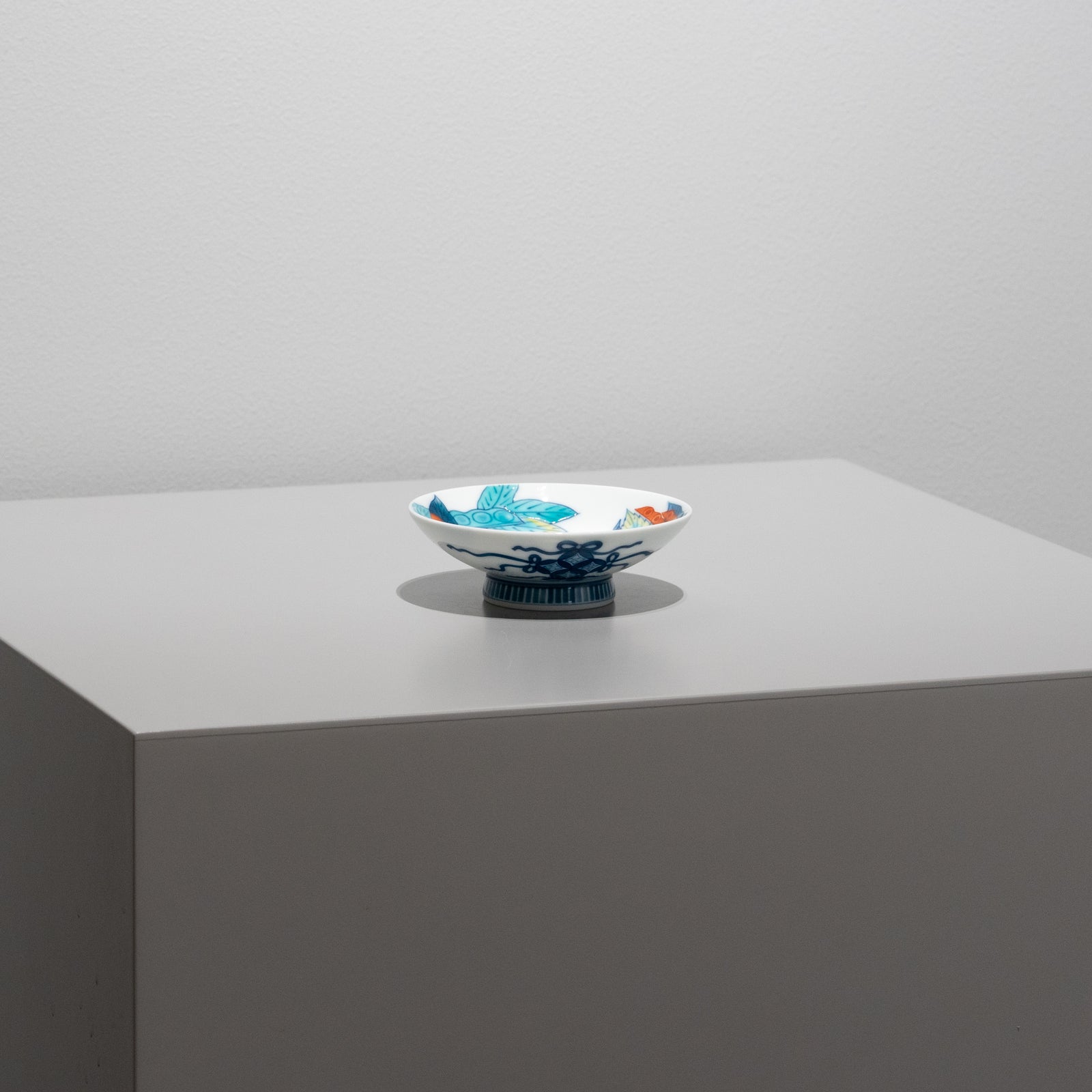鍋島 野菜尽くし文 大盃 – HULS GALLERY TOKYO | 現代工芸ギャラリー