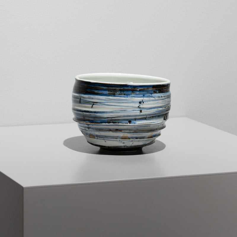 寺内信二 / 呉須刷毛 手作り抹茶碗（一点物） – HULS GALLERY TOKYO