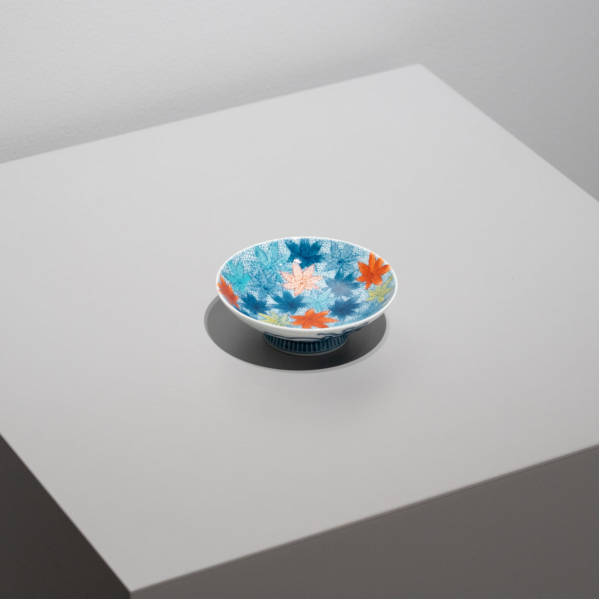 畑萬窯　水芭蕉紋　ランプ 畑萬窯 水芭蕉紋 ランプ 畑萬陶苑 - HULS GALLERY オンライン