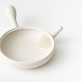 <tc>Junzo Maekawa / White Round Flat Teapot</tc>