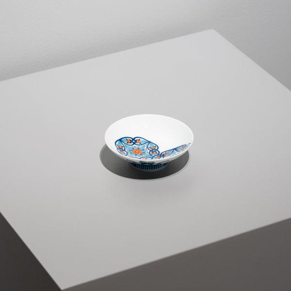 <tc>Large Sake Cup (Nabeshima Mokko Chintz)</tc>