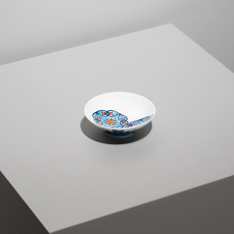 <tc>Large Sake Cup (Nabeshima Mokko Chintz)</tc>