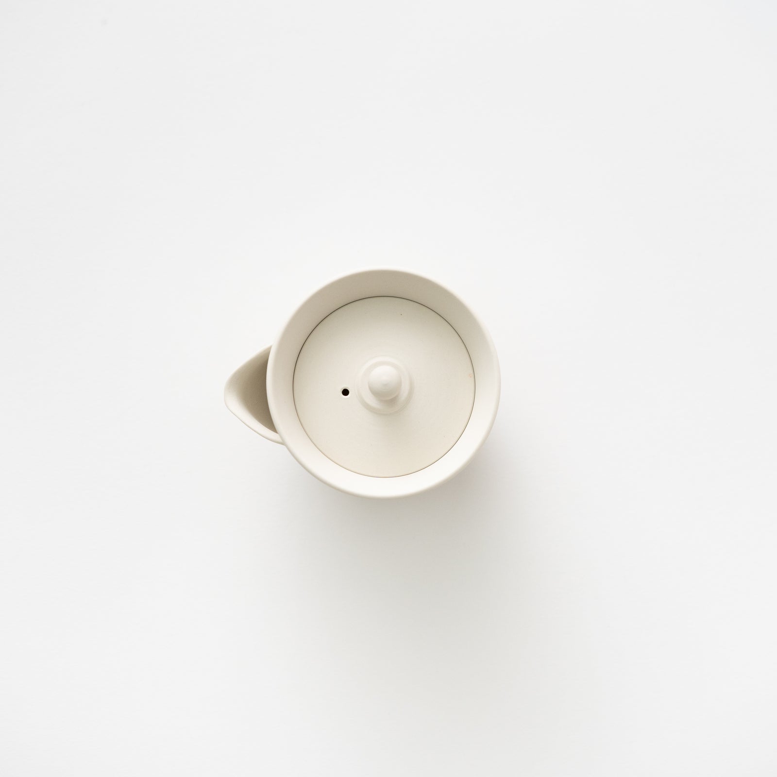 前川淳蔵 / 宝瓶 白土焼き締め – HULS GALLERY TOKYO | 現代工芸ギャラリー