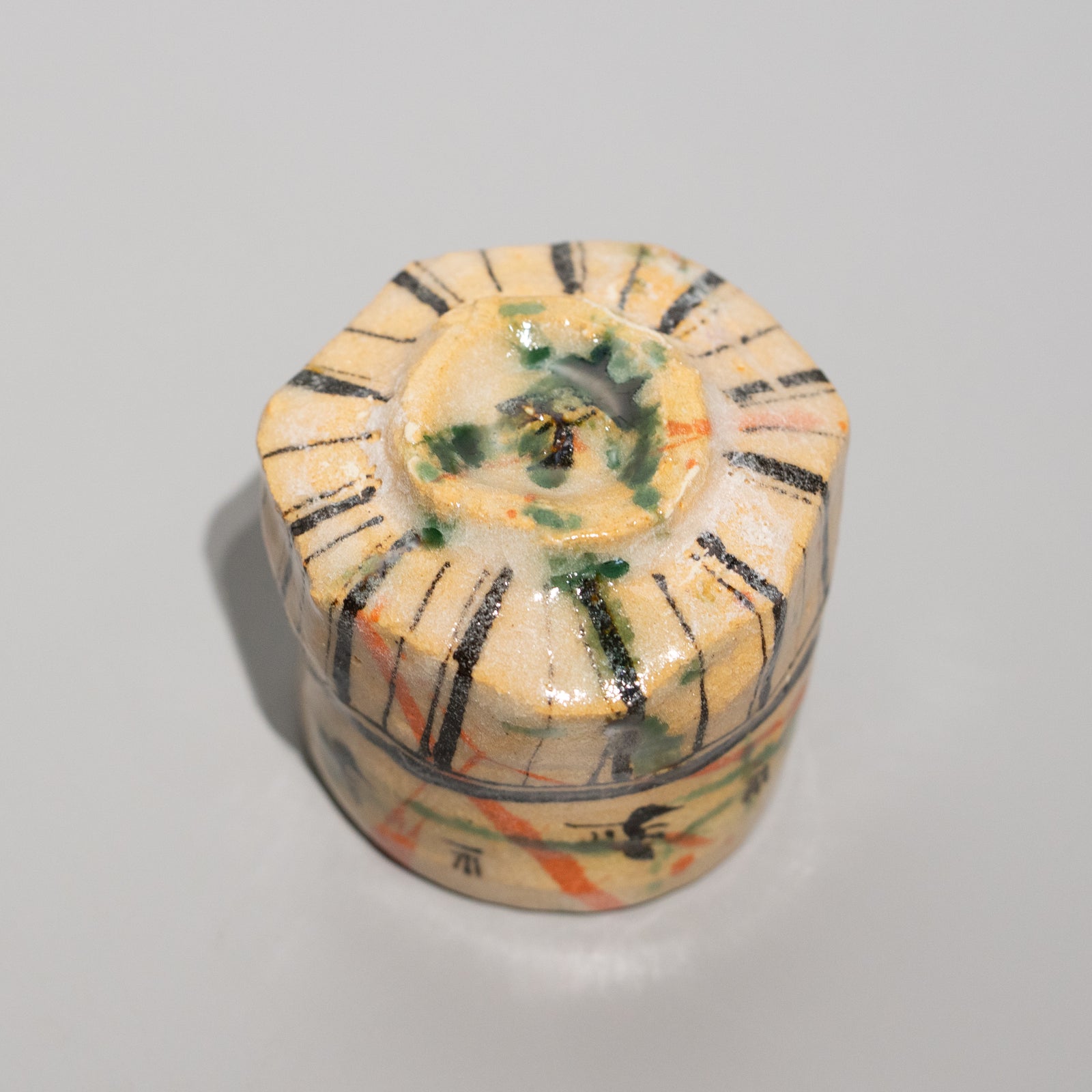 陶芸家　作家物　澤克典　織部　ぐい呑　酒器　酒盃　弥七田織部　共箱 Amazon.co.jp: 陶芸家 作家物 澤克典 織部 ぐい呑 酒器 酒盃 弥