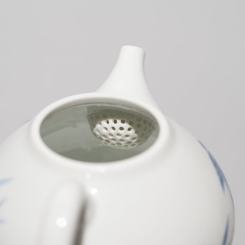 李荘窯 / 染付竹雀紋 ミニポット – HULS GALLERY TOKYO | 現代工芸