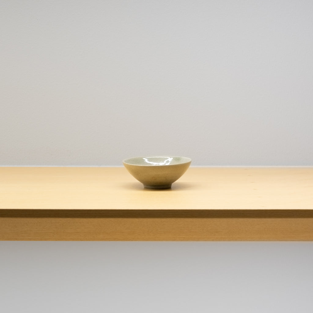 鈴木大弓 / 青磁盃（一点物） – HULS GALLERY TOKYO | 現代工芸ギャラリー