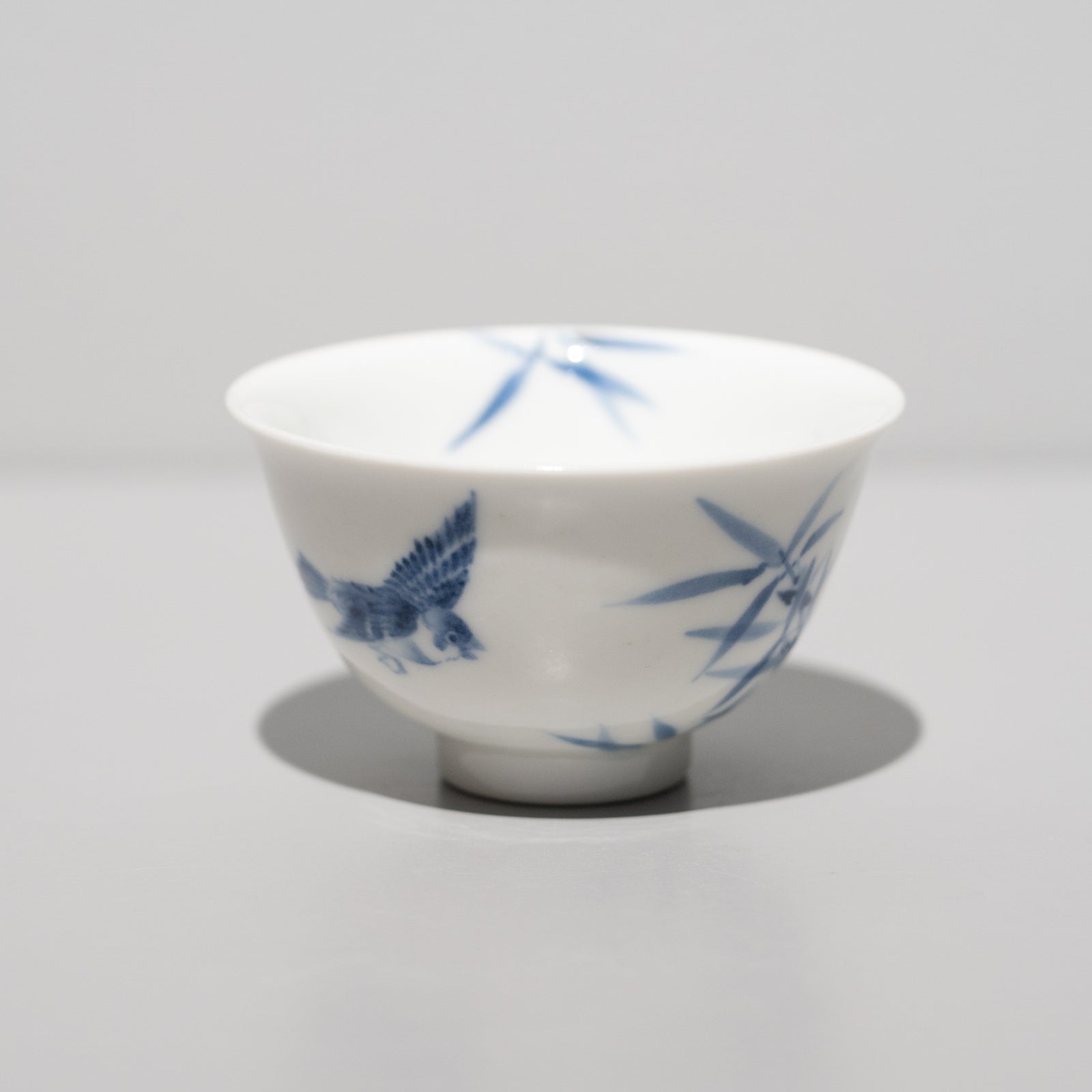 李荘窯 / 染付竹雀紋 口反茶杯 – HULS GALLERY TOKYO | 現代工芸ギャラリー