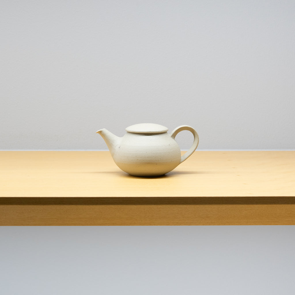 森本仁 / 白花茶壺（一点物） – HULS GALLERY TOKYO | 現代工芸ギャラリー
