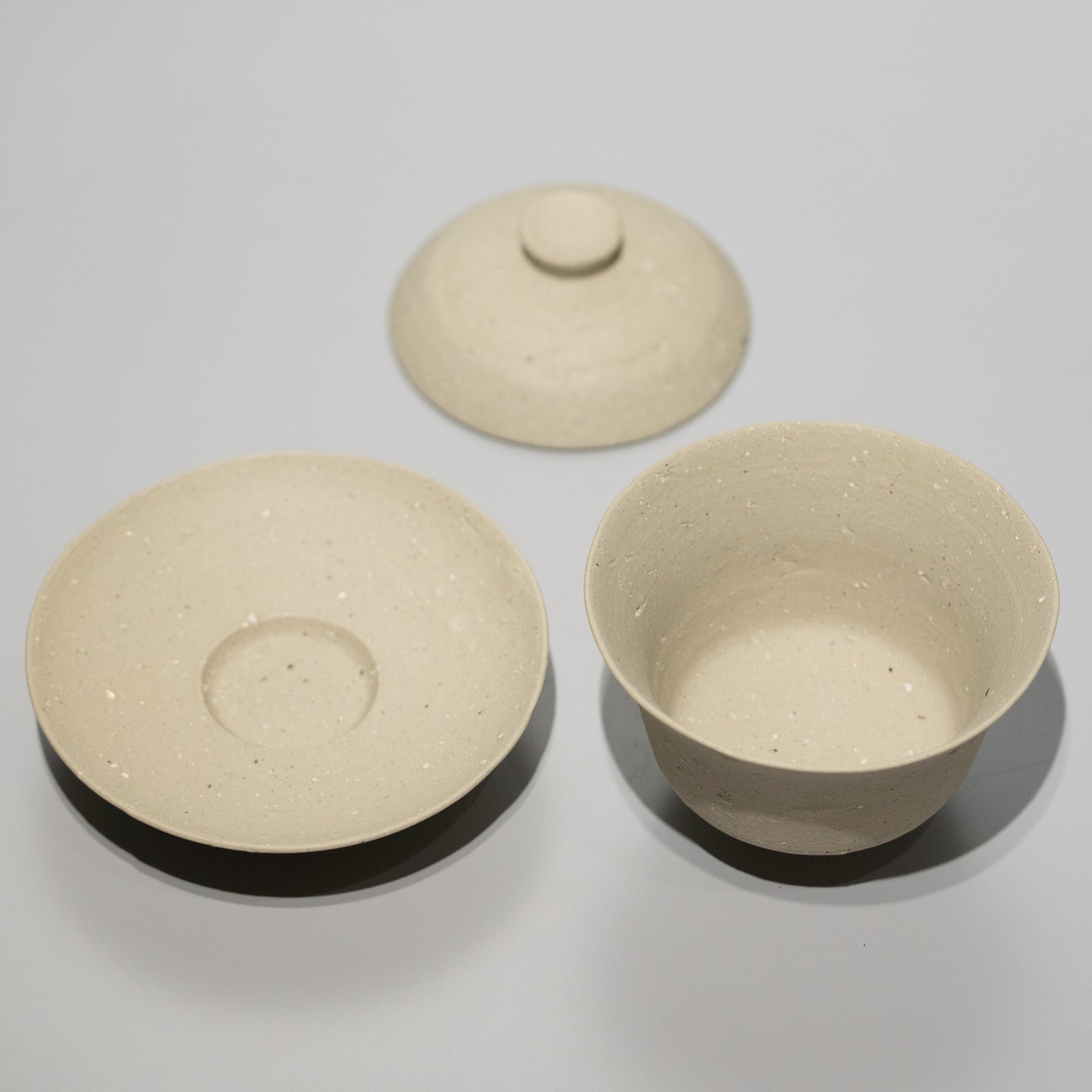森本仁 / 白花 蓋碗 M（一点物） – HULS GALLERY TOKYO | 現代工芸