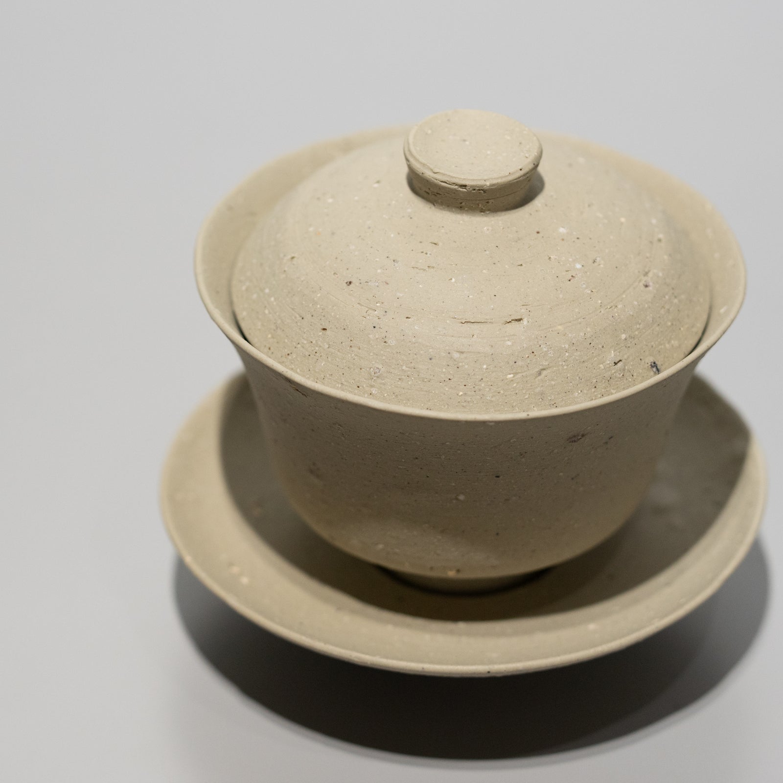 森本仁 / 白花 蓋碗 M（一点物） – HULS GALLERY TOKYO | 現代工芸