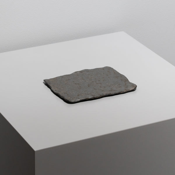 <tc>Hideki Yamamoto / Deep Black Glaze Stone-Texture Rectangular Plate</tc>