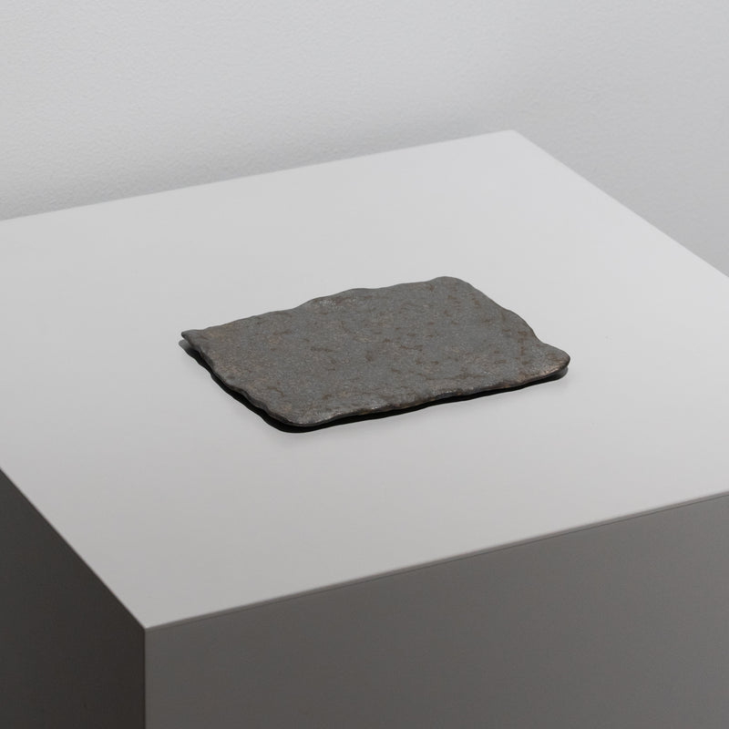 <tc>Hideki Yamamoto / Deep Black Glaze Stone-Texture Rectangular Plate</tc>