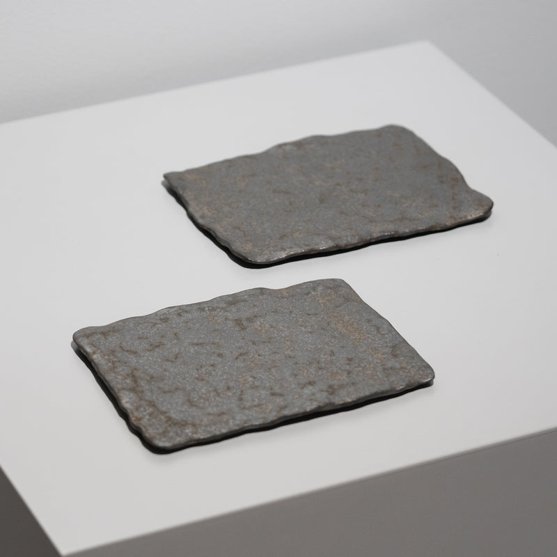 <tc>Hideki Yamamoto / Deep Black Glaze Stone-Texture Rectangular Plate</tc>