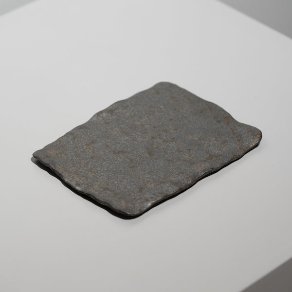 <tc>Hideki Yamamoto / Deep Black Glaze Stone-Texture Rectangular Plate</tc>