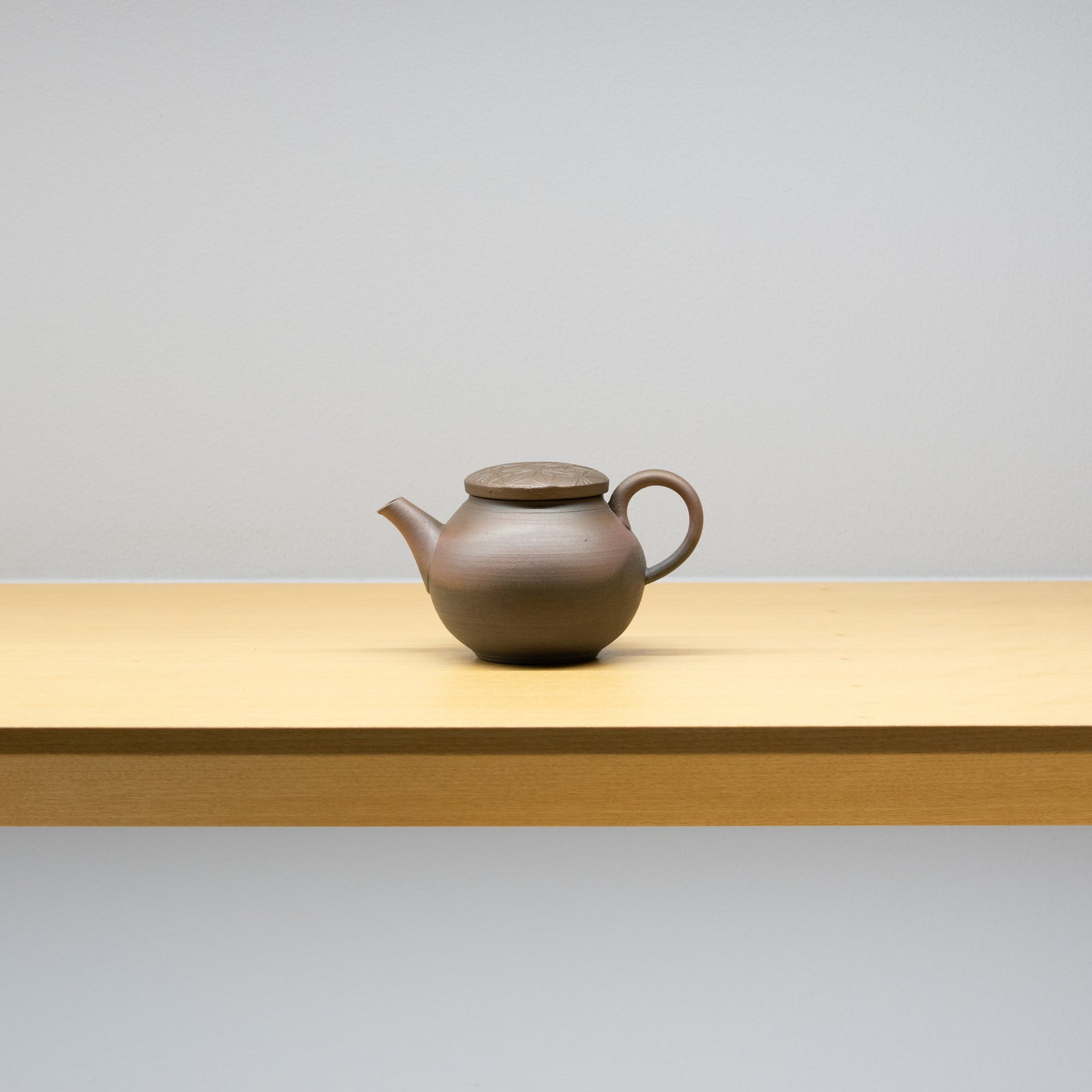 伊藤成二 / 麻乃葉蓋 茶壺 – HULS GALLERY TOKYO | 現代工芸