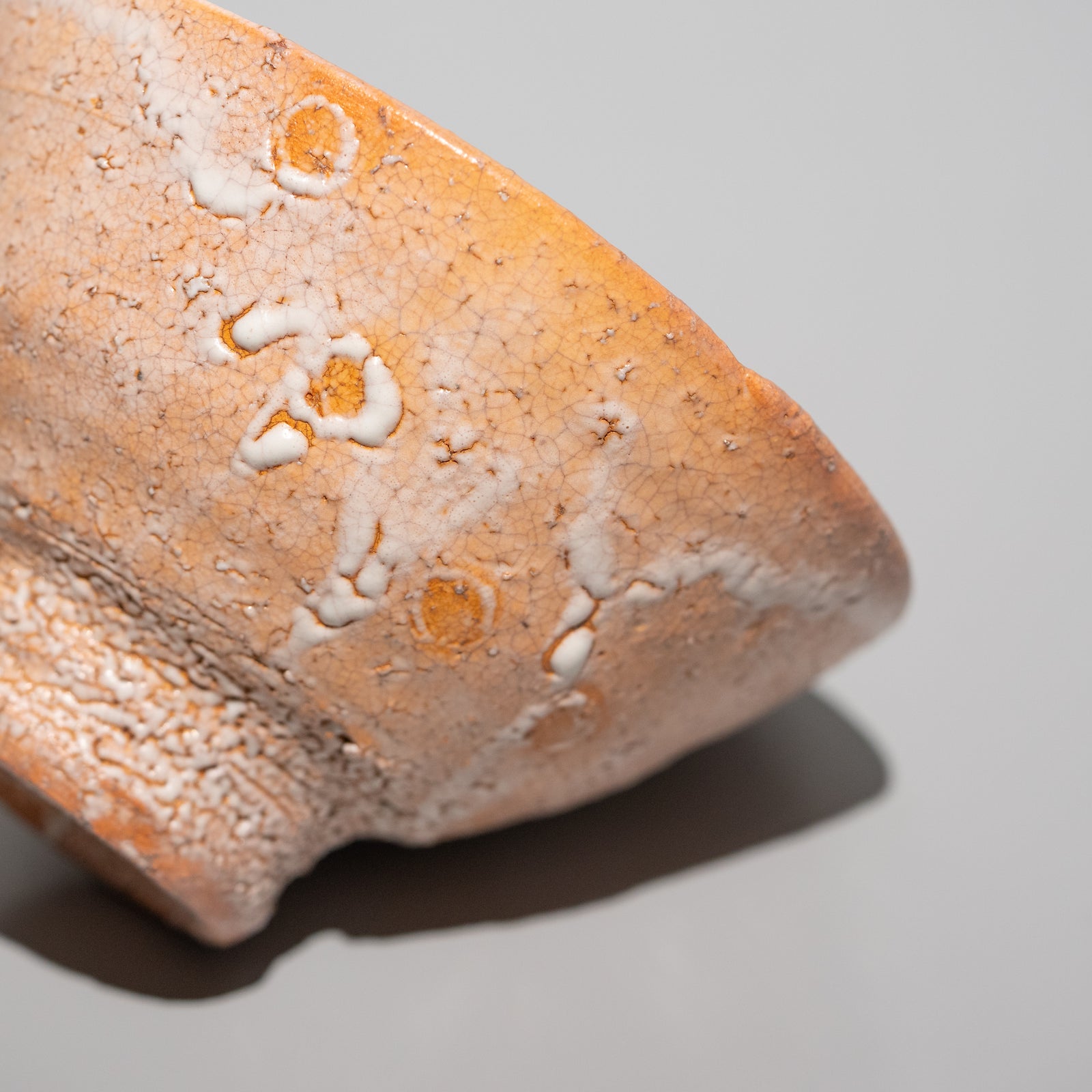 吉野桃李 / 萩井戸茶碗(一点物) – HULS GALLERY TOKYO | 現代 吉野桃李 / 萩井戸茶碗(一点物) – HULS GALLERY TOKYO | 現代