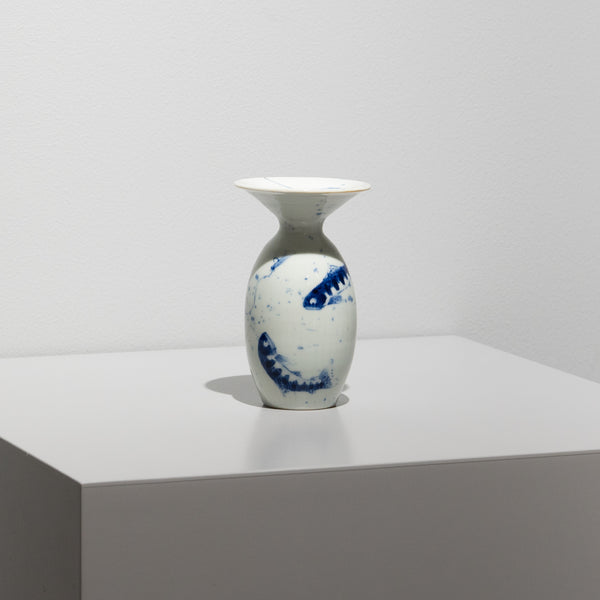 染付 花入れ（一点物）