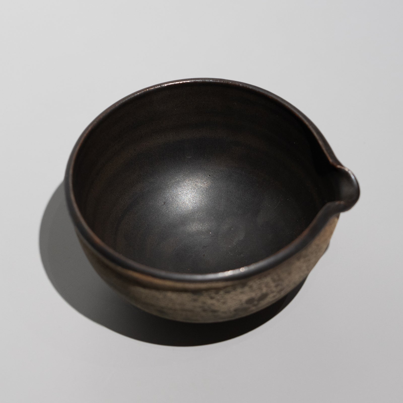 赤土MoonSurface 片口（一点物） – HULS GALLERY TOKYO | 現代工芸
