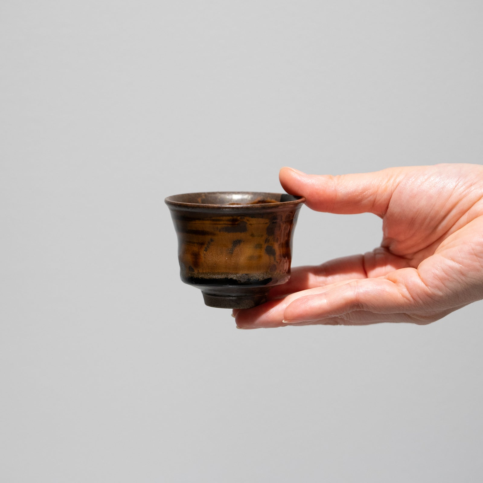 高取春慶 / ぐい呑（一点物） – HULS GALLERY TOKYO | 現代工芸ギャラリー