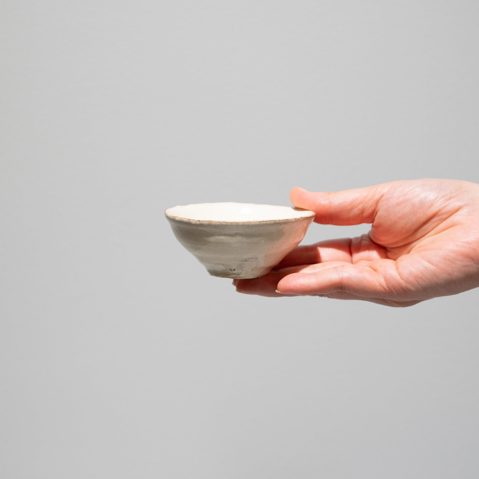 ☆掘り出し物⁉︎ 耳杯　粉引 渕荒粉引 耳付丸小鉢 小 | 古谷製陶所