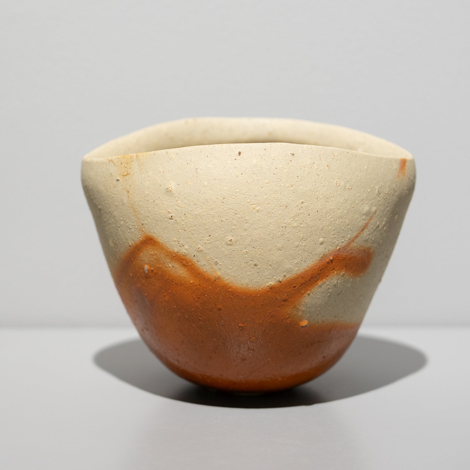 伊勢崎晃一朗 / 備前 茶碗 ヒダスキ（一点物） – HULS GALLERY TOKYO